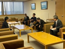 苫小牧市副市長との意見交換の様子