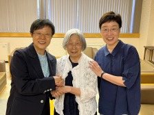 宮嶋さんと高橋雅子さんと萩原なつ子の記念写真