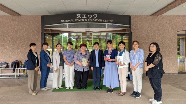 川越女性市議の会の皆さんとの記念写真