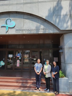 宮川さんと大倉野さんと萩原なつ子の記念写真