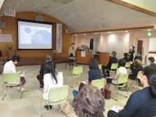 『ぴゅあ峡南 移転メモリアル企画 感謝のつどい』特別講演の様子