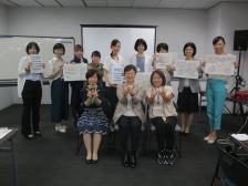 山梨県　女性ワーキンググループの集合写真