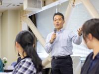 一見勝之知事の写真