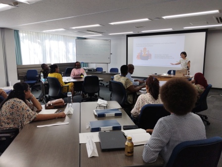 性的搾取・虐待およびハラスメントからの保護（PSEA）の講義を受ける参加者