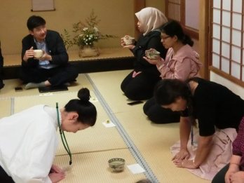 NWECのお茶室で日本文化体験